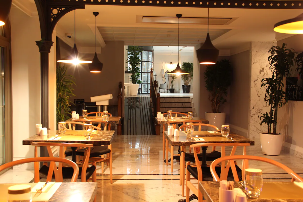 رستوران هتل متروپولیتن تکسیم